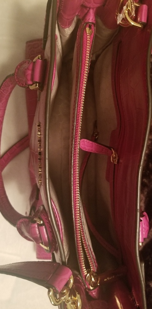 ●SOLD●Michael Kors Dillon Croc Large Leather Handbag - Picture 5 of 8